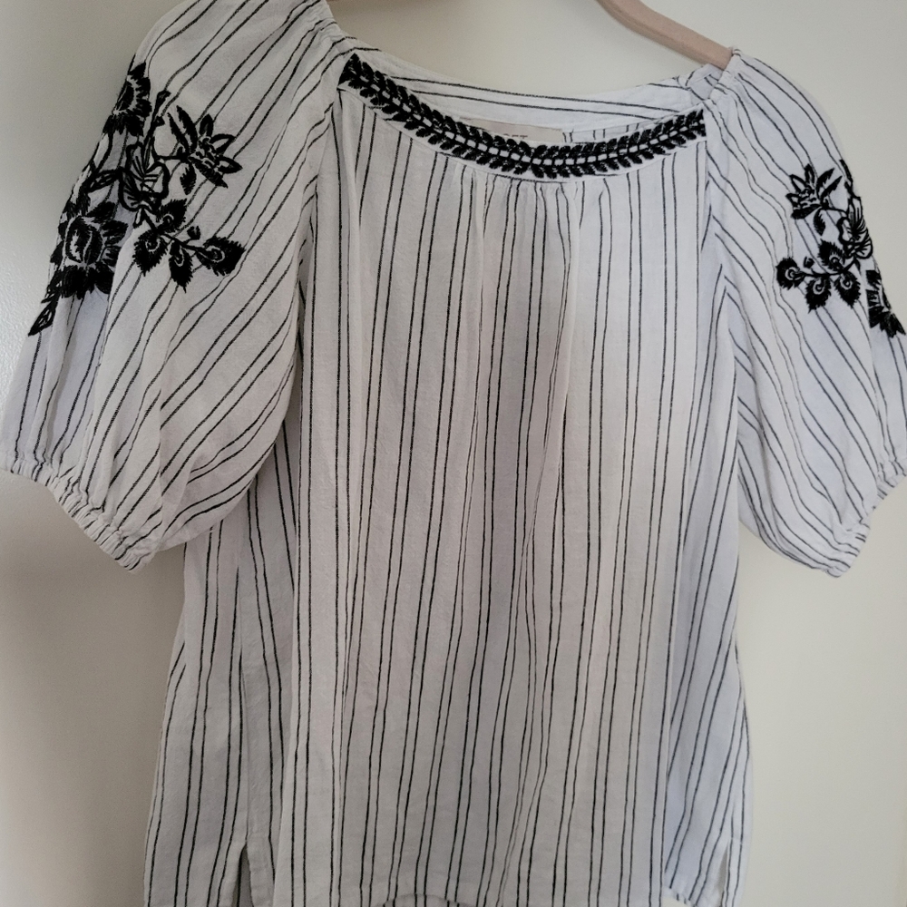 LOFT *NWT White/ black striped embroidered  puff sleeves xs